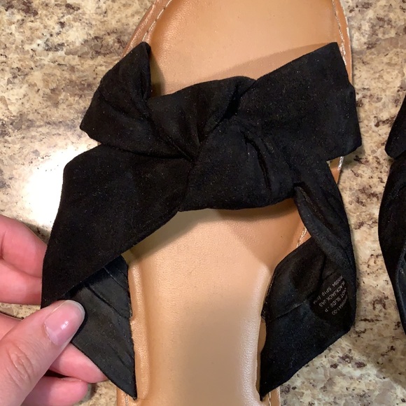 Old navy size 10 black sandals - Picture 2 of 8